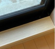 （施工前）窓枠にダイノックシート上張り
